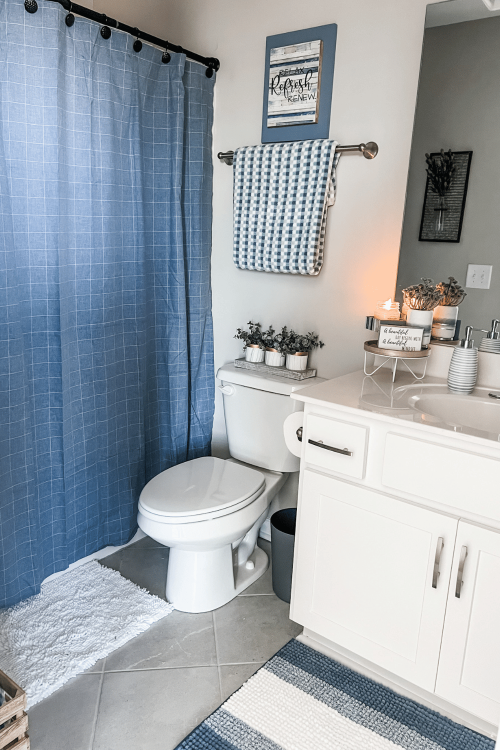 Small powder room decor