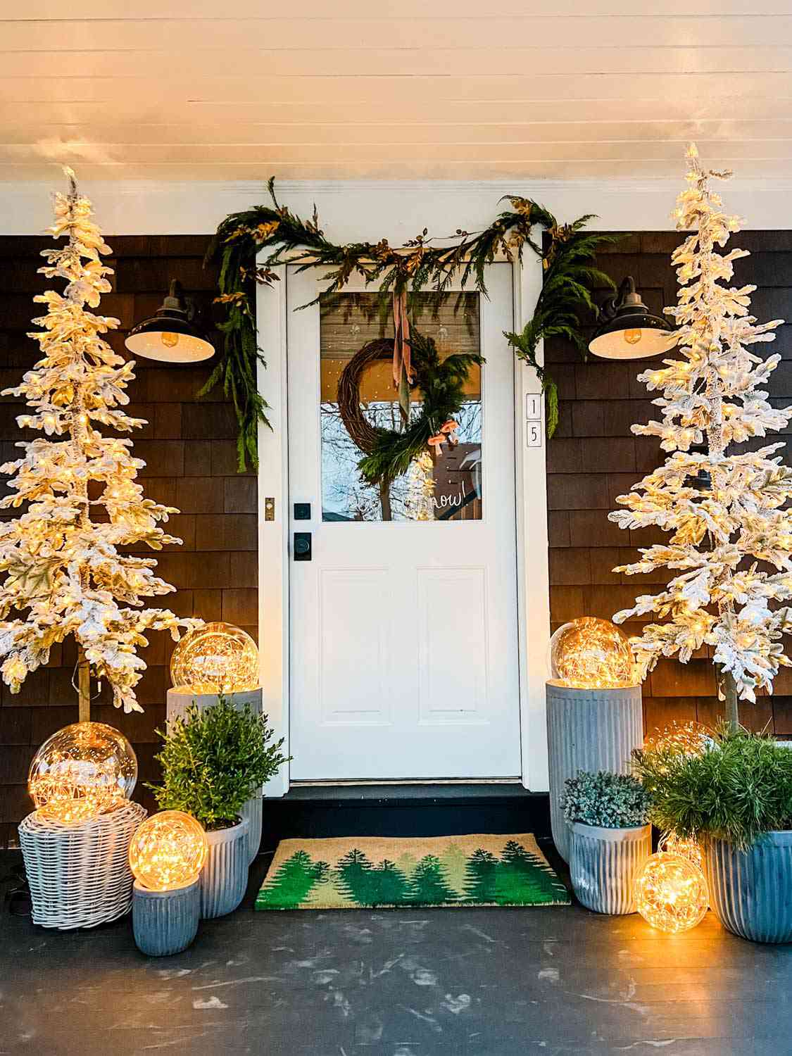 outdoor Christmas lights