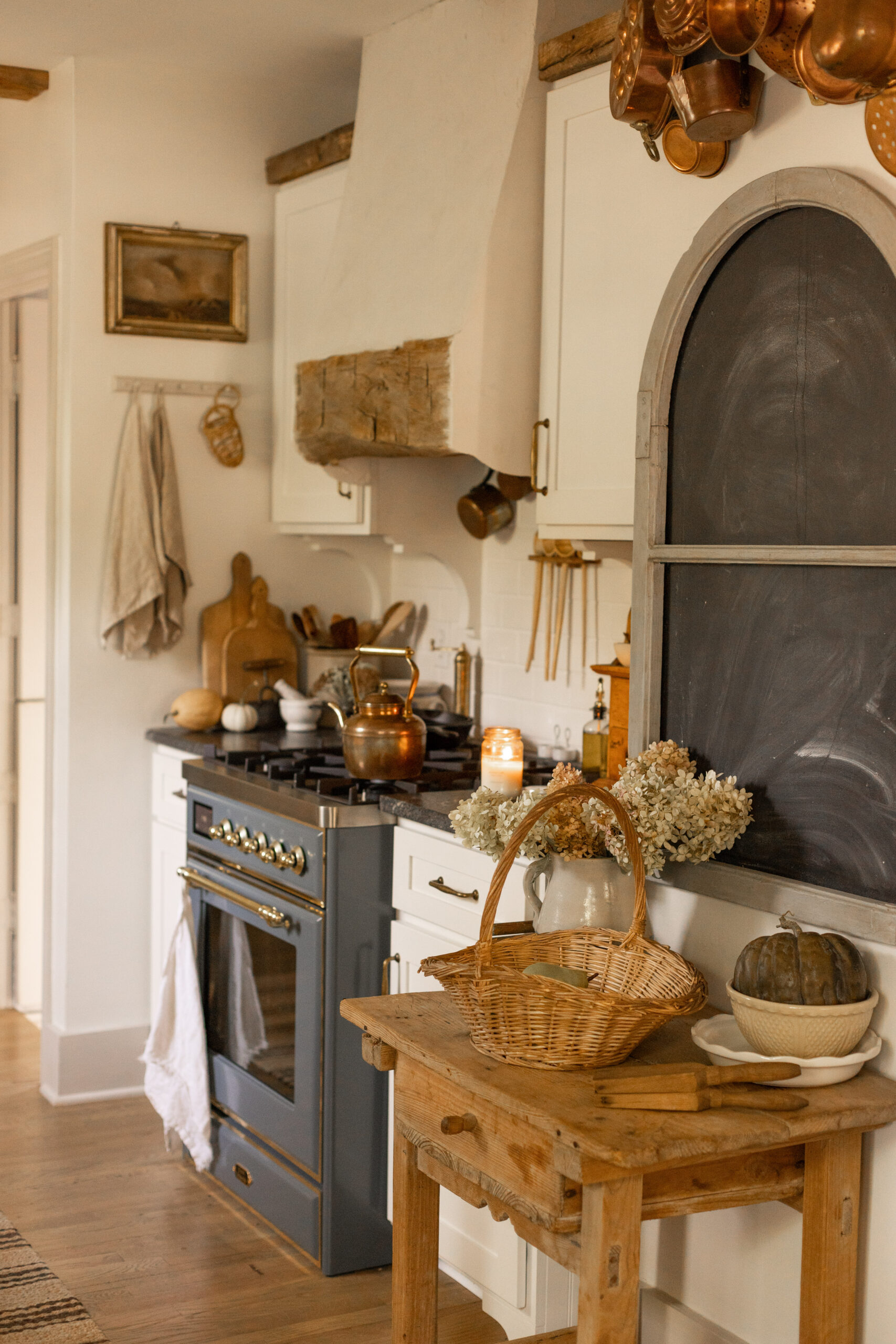 lived-in kitchen aesthetic
