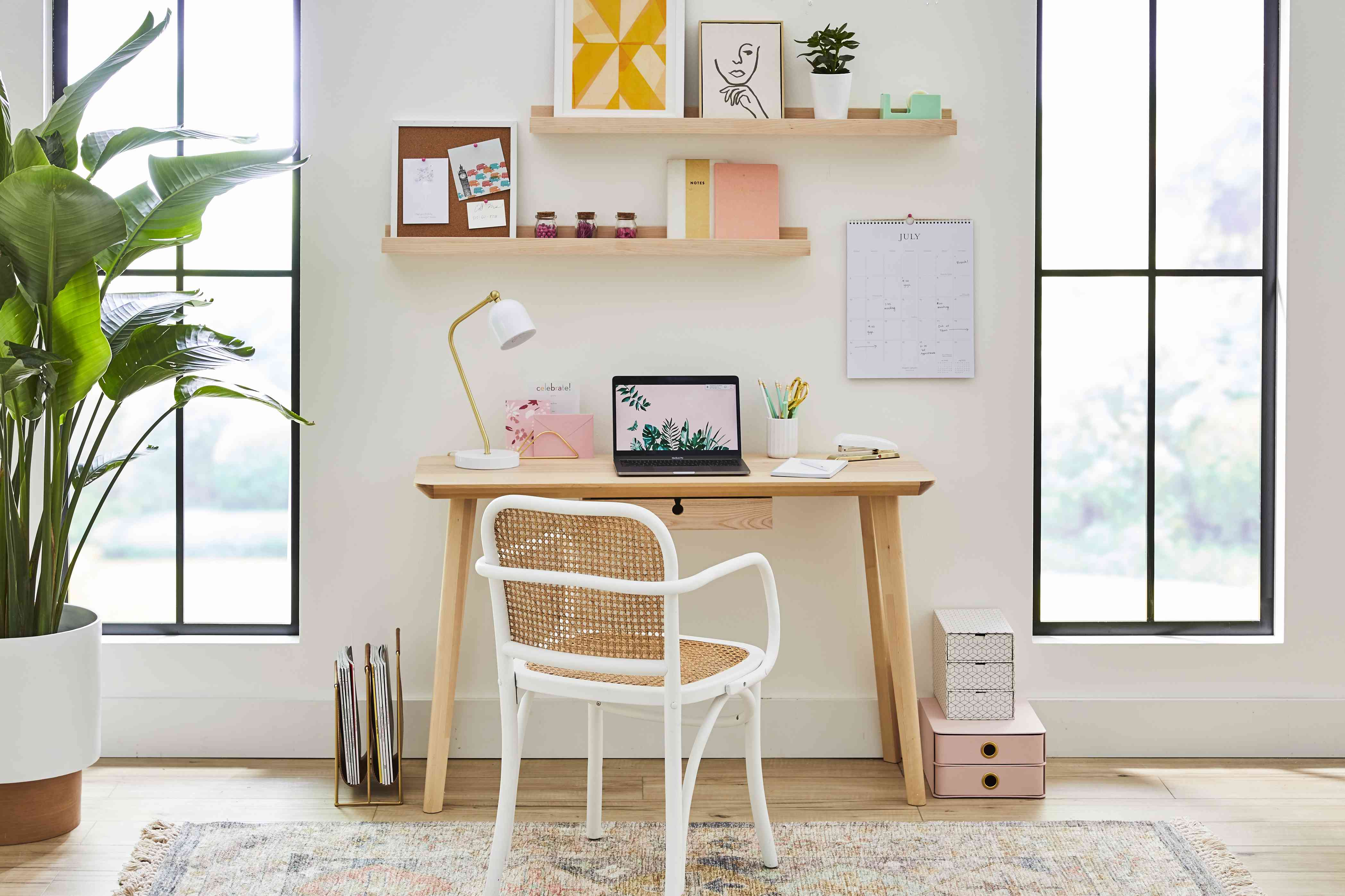 aesthetic desk setup