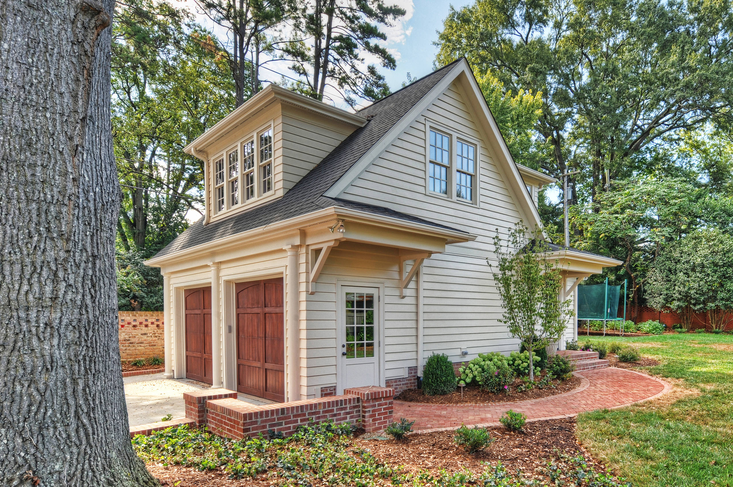 Rental unit above garage
