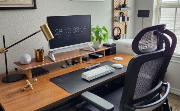 small desk decor