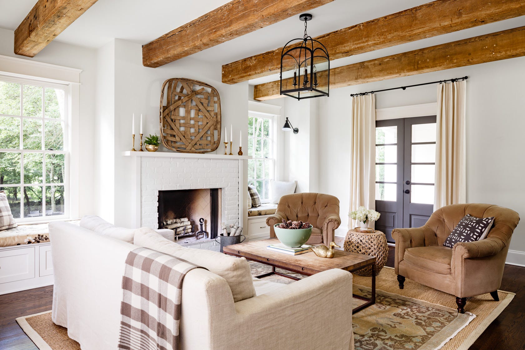 cozy farmhouse living room