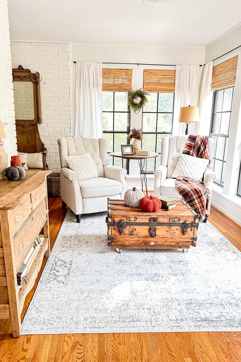 minimalist fall living room decor