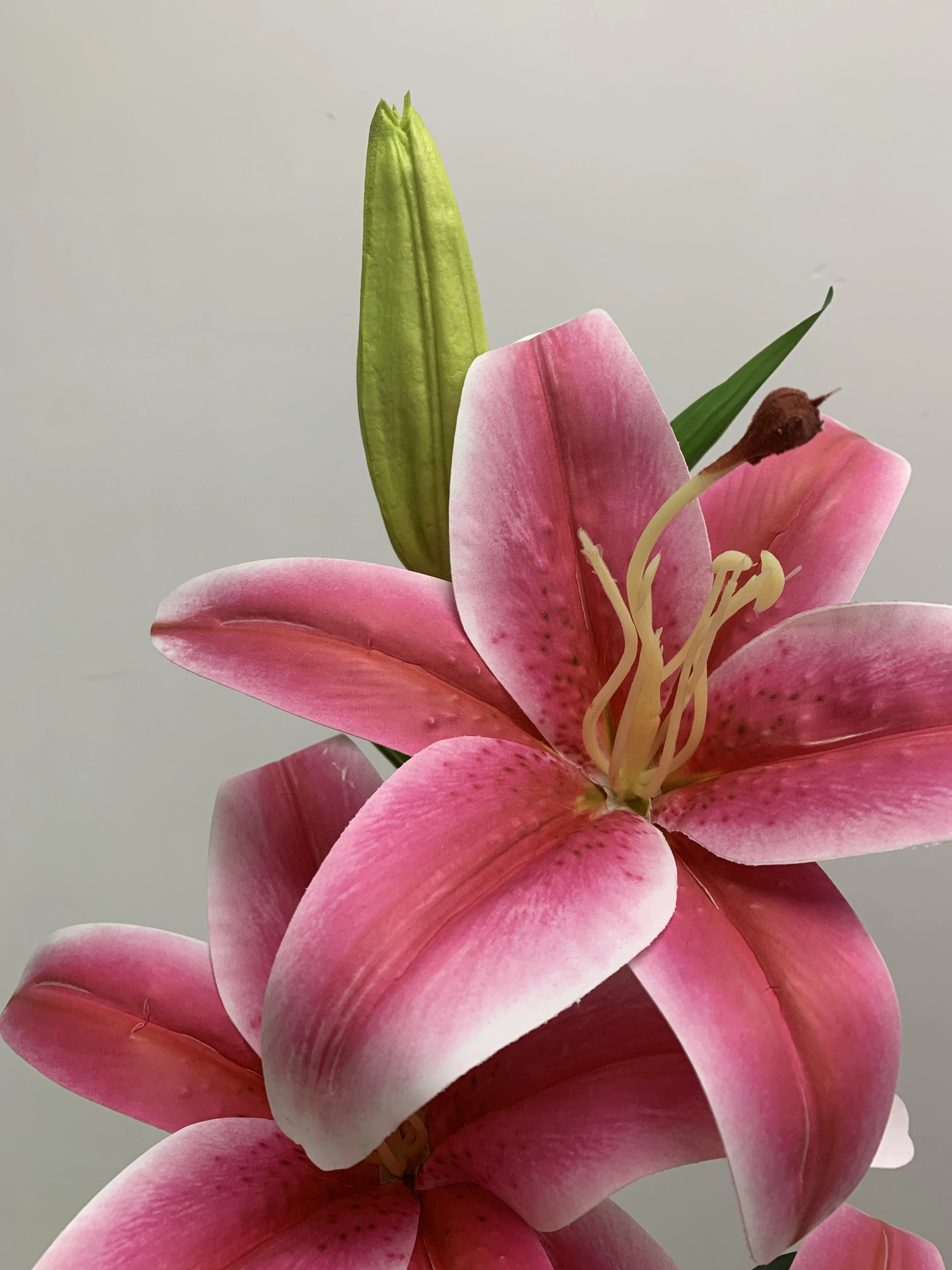 Pink lily centerpieces for parties