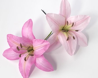 Pink lily centerpieces for parties