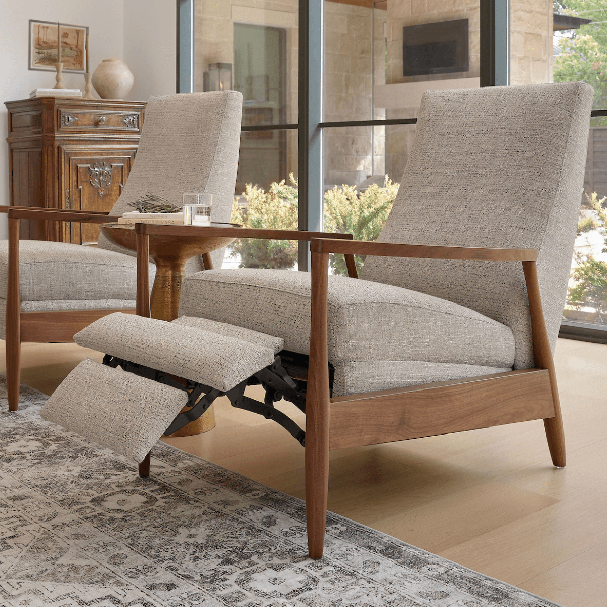 Space-saving recliners