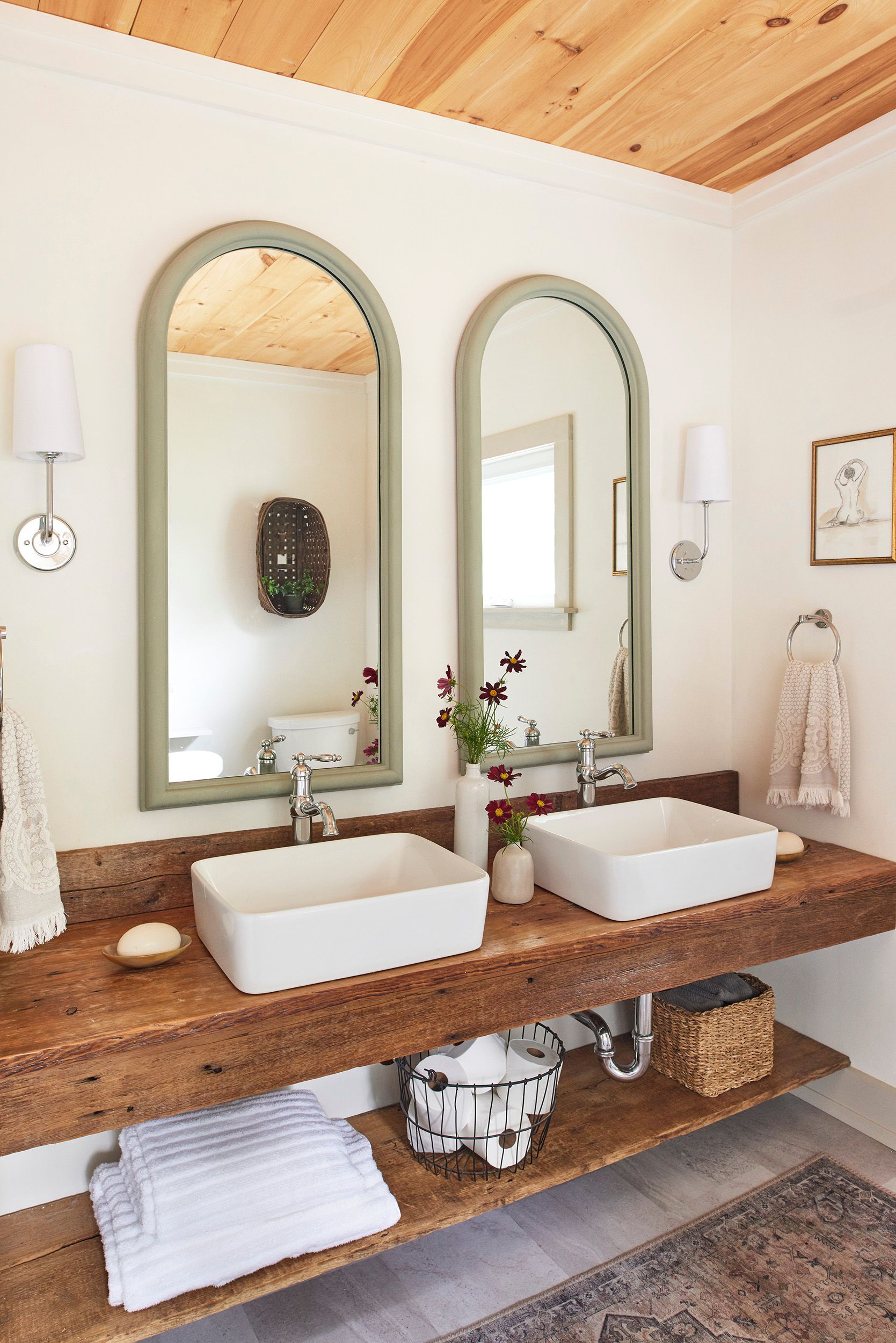 Log Cabin Bathroom