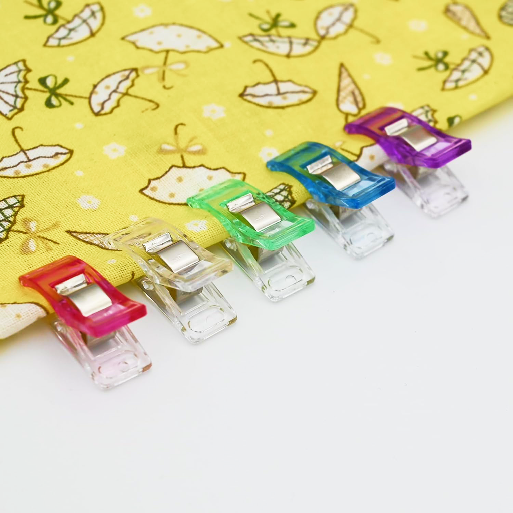 Multicolor sewing clips