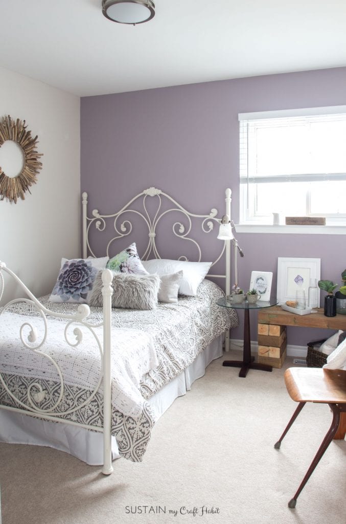 minimalist bedroom decor