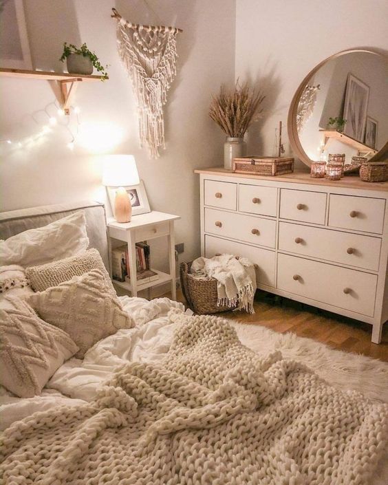 declutter room decor