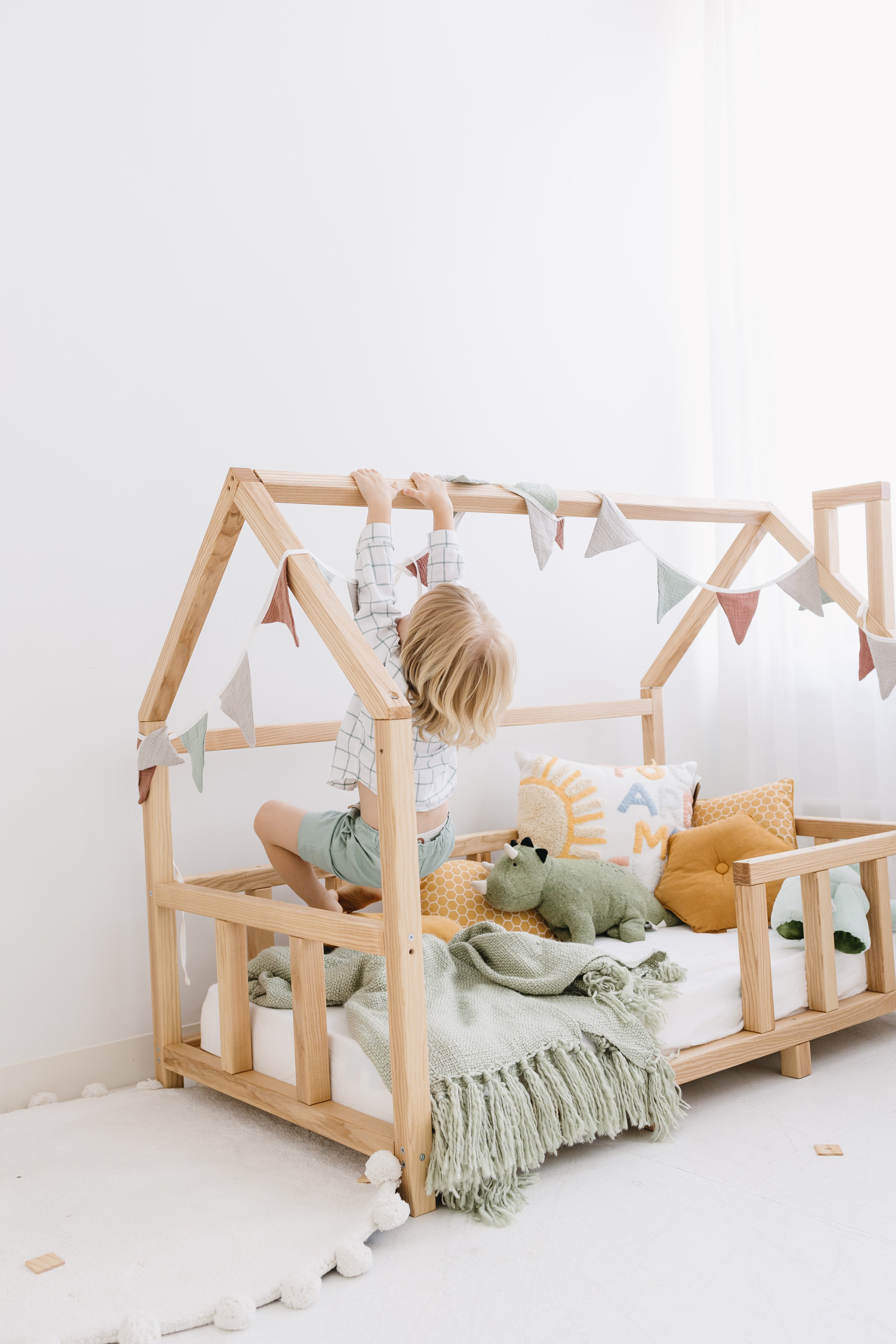 Standard Wood Frame Toddler Bed