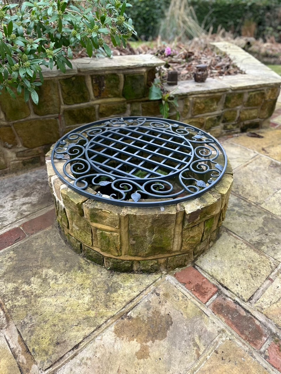 insulated well cover